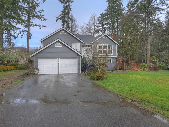 2nd image of 779 NW Apple Blossom Loop