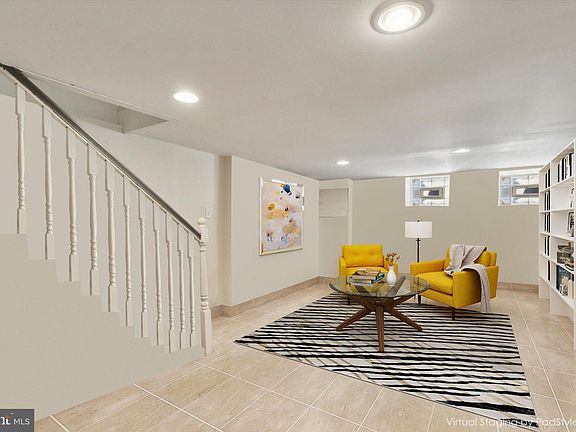 2nd image of 3074 Aramingo Ave