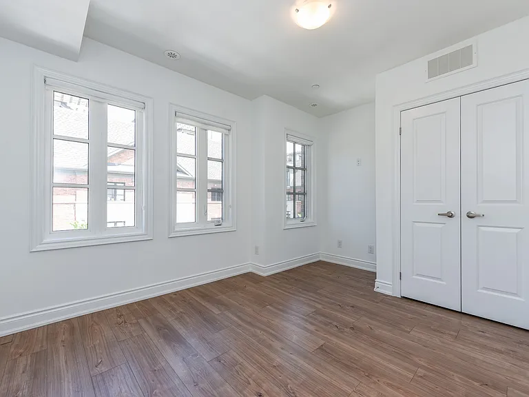 1145 Ossington Ave — Photo 25