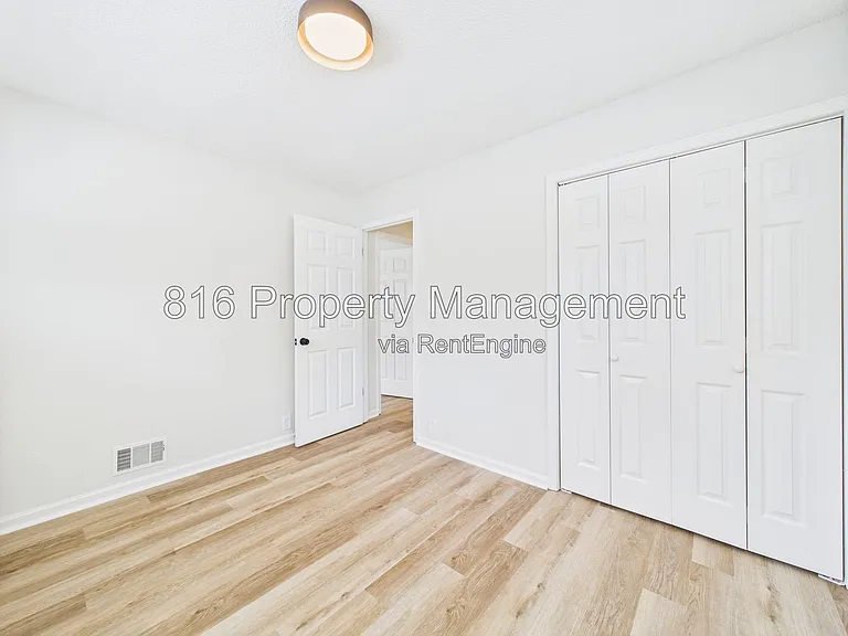11230 Corrington Ave — Photo 17
