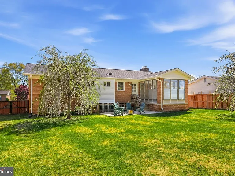 810 Venice Dr — Photo 22