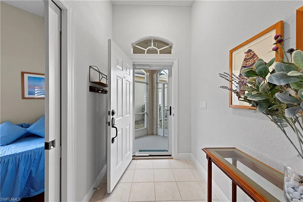3 bed, 2.0 bath, 1821 sqft, $5,500 — Photo 2