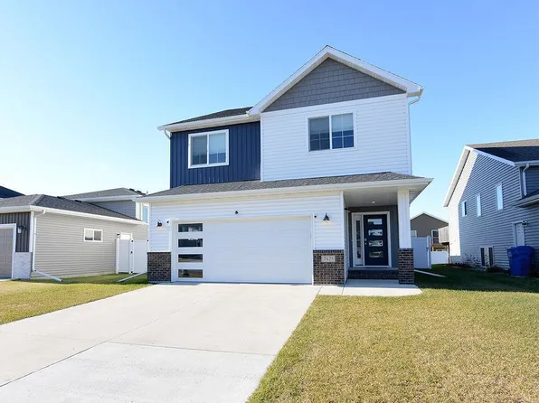 7421 18th St S, Fargo, ND 58104