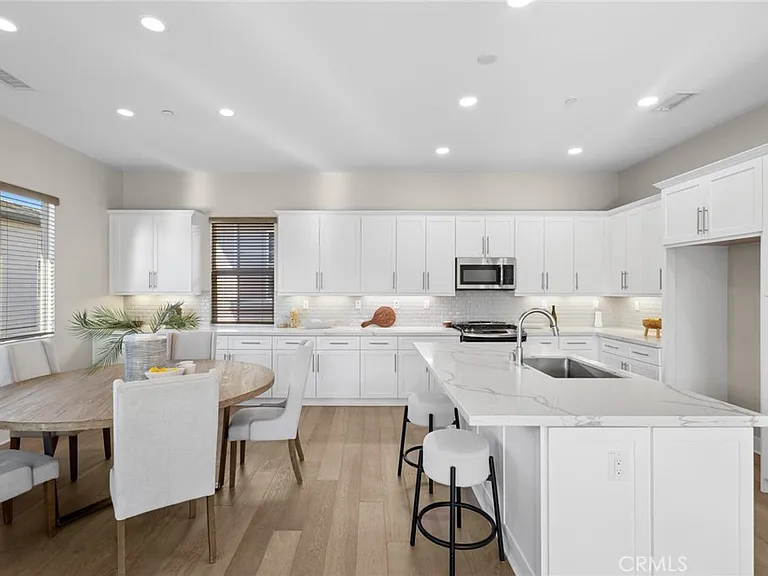 217 Cultivate — Photo 12