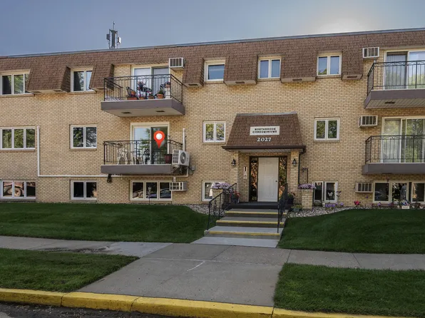 2027 N Kavaney Dr APT 8, Bismarck, ND 58501