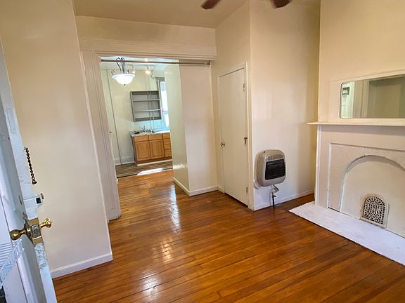 5th image of 112 W Pomfret St APT 1
