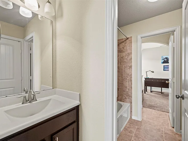 16127 Fairway Creek Cir — Photo 27