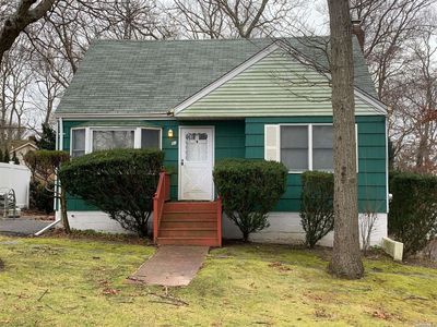 94 Greenlawn Road, Sound Beach, NY, 11789