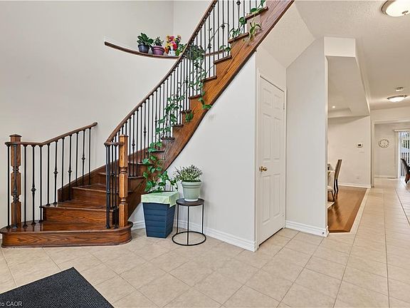 5th image of 17 McCartney St