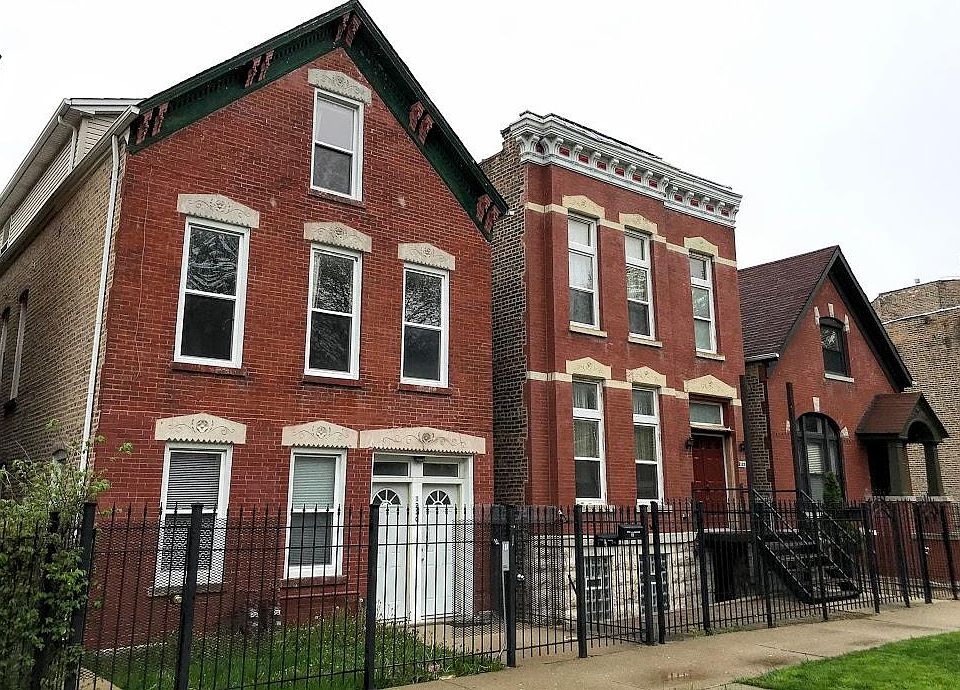 1st image of 1230 N Artesian Ave #1