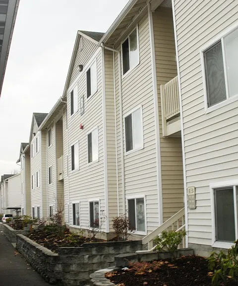 Autumnwood Apartments — Photo 2