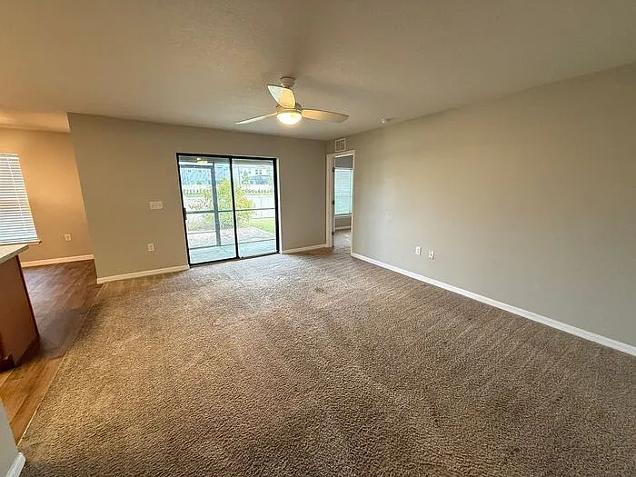 3 bed, 2.0 bath, 1404 sqft, $1,995 — Photo 3