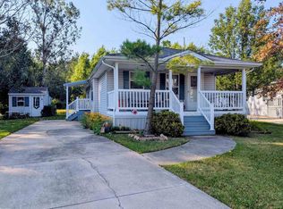 153 Meadow Ln, Pt Huron, MI 48060