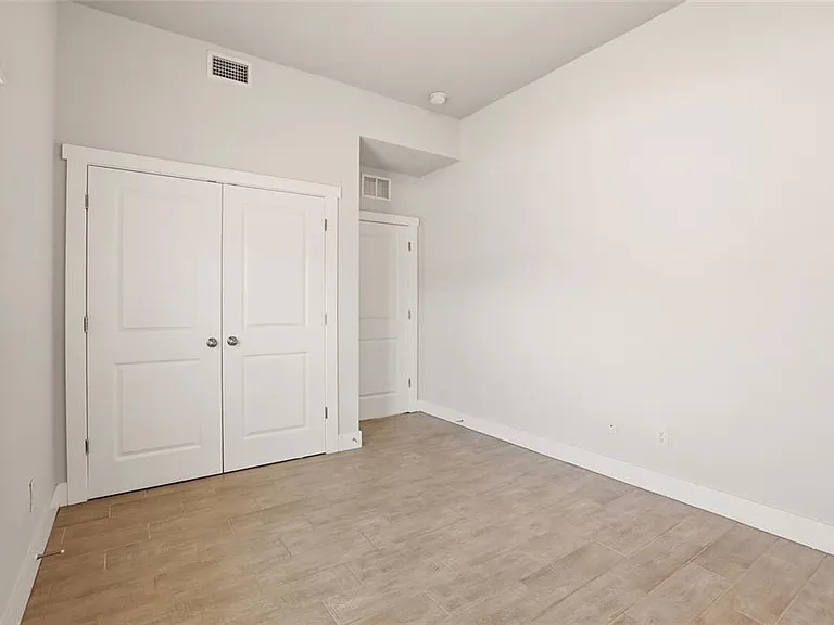 870 Columbia St — Photo 22