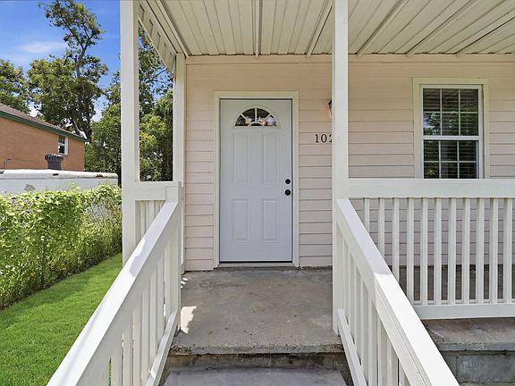 5th image of 1025 Elliott Ave