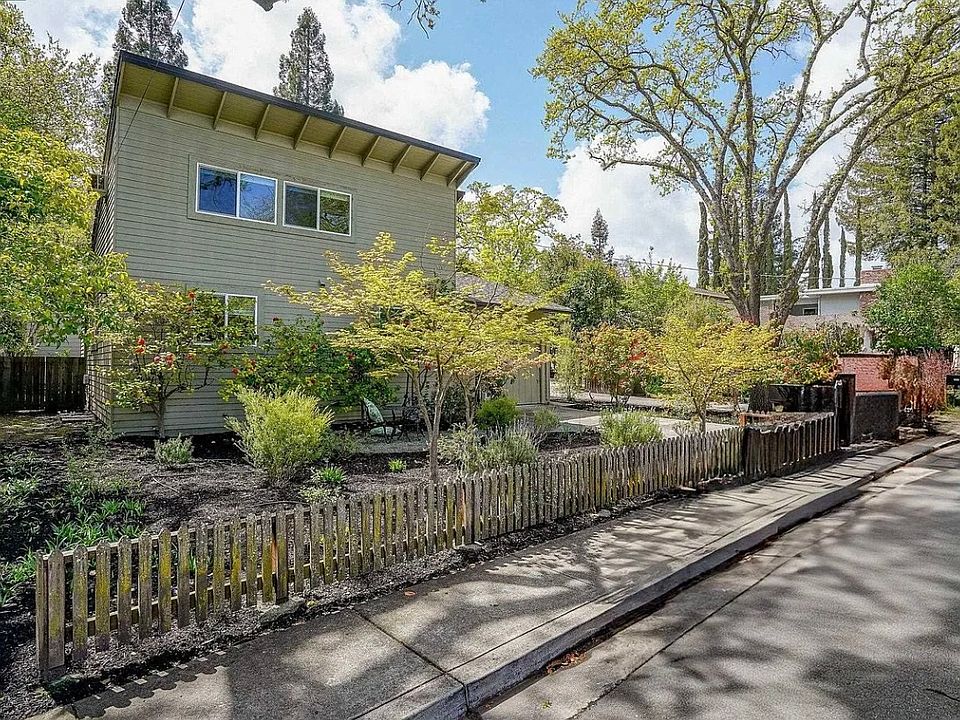 1st image of 3609 Walnut St