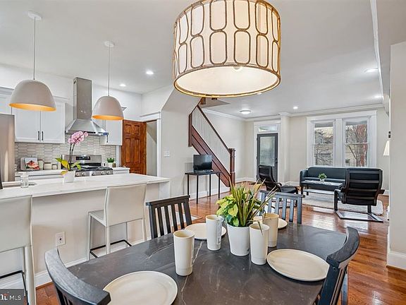 5th image of 1154 4th St NE