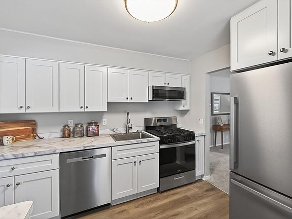3rd image of 300 106th Ave NW
