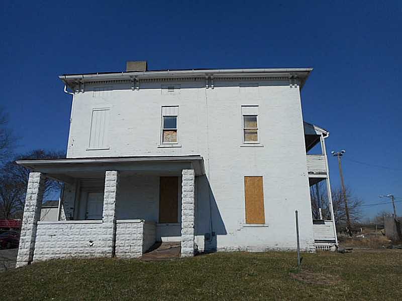 1st image of 928 E Pleasant St