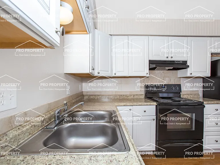1607 Empire Ave #3 — Photo 12