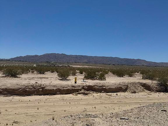 5th image of 4662 Sierra Way