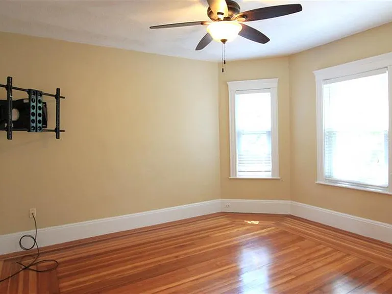 99 Electric Ave — Photo 10