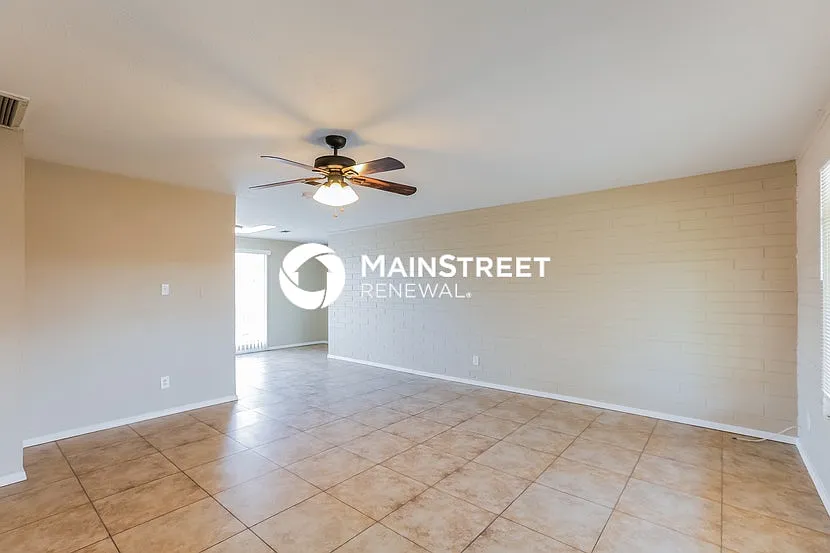 5534 W Weldon Ave — Photo 4
