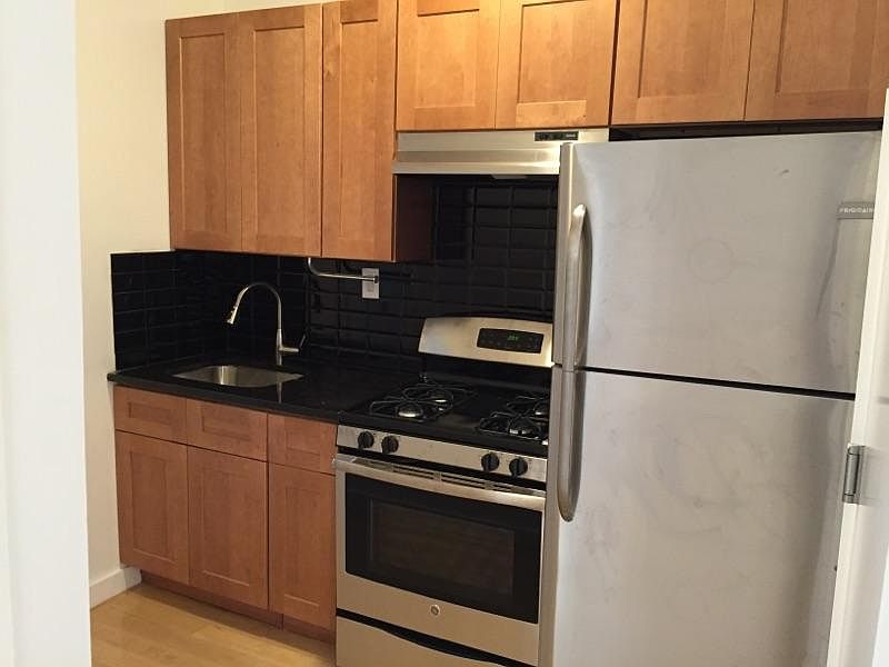 1st image of 937 Van Duzer St #3BD