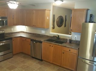 2895 Parkview Dr, Columbus, IN 47201