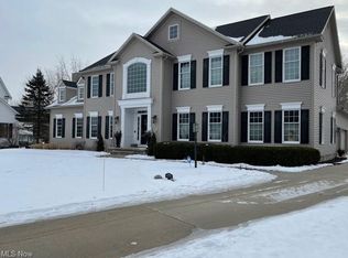 5991 Heather Ln, Hudson, OH 44236