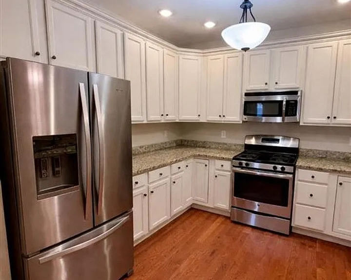 Eagle View Luxury Apartments — Photo 182