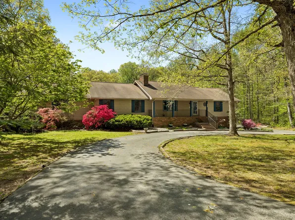 1212 Rocky Dell Ln, Signal Mountain, TN 37377