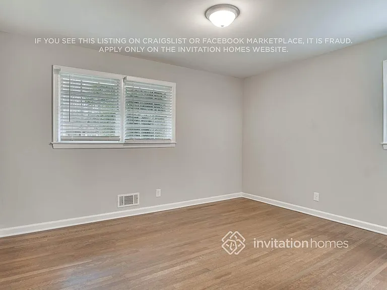 391 Derbyshire Dr — Photo 18