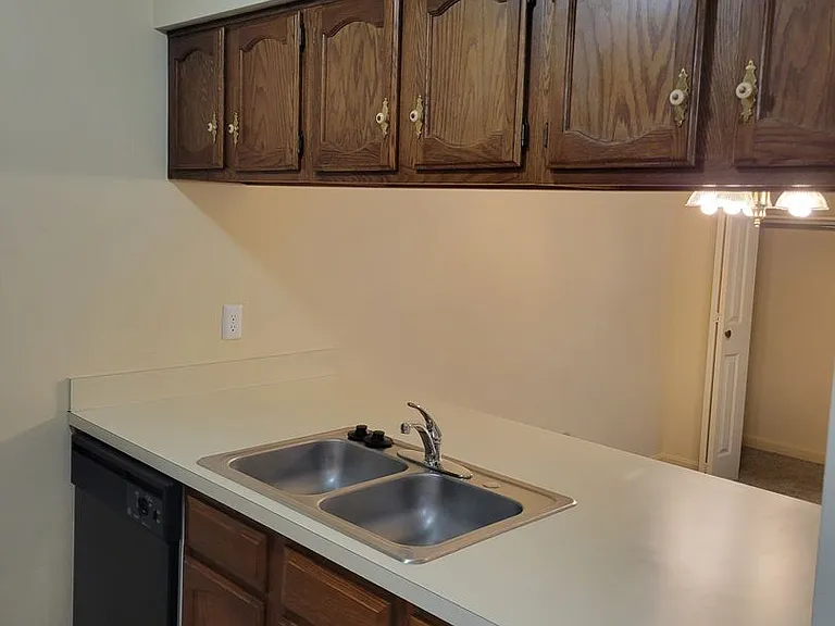 Lakewood Flats and Townhomes — Photo 9