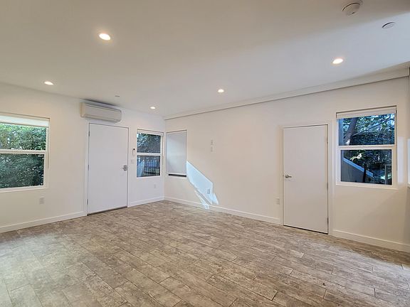 2nd image of 41 Seaview Ter #41