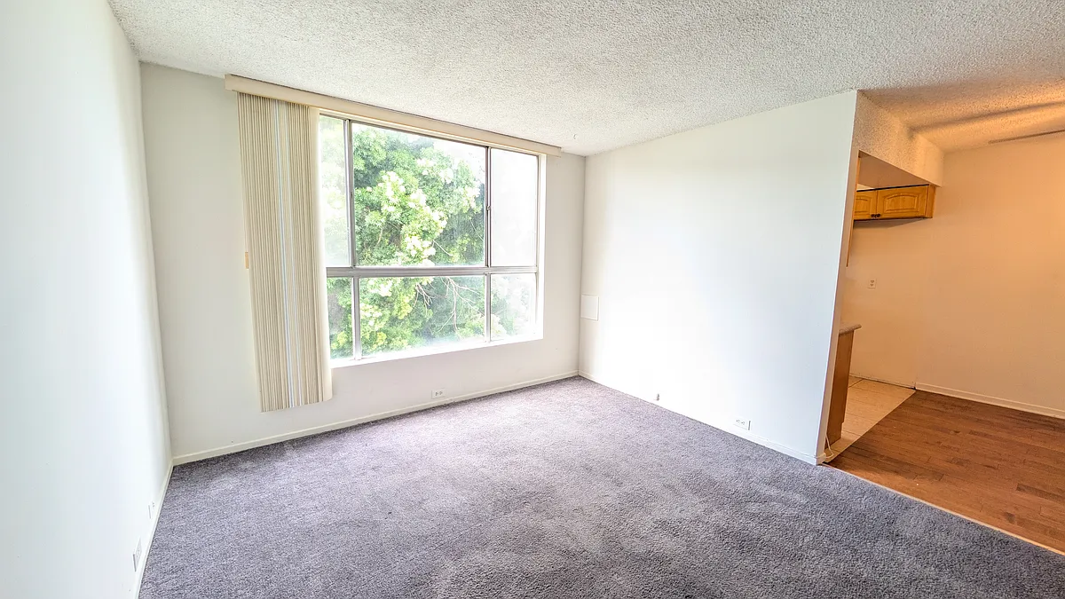 Building Photo - 500 Evergreen St #306