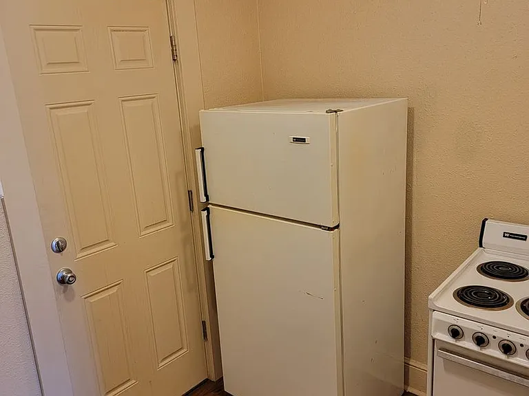 Avondale Apartments — Photo 20