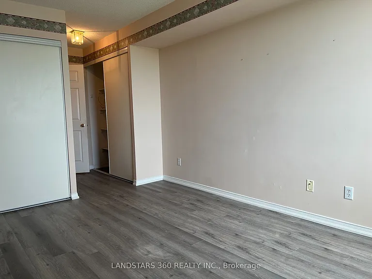 18 Hillcrest Ave #902 — Photo 8