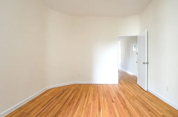 Rented by City Connections Realty | media 16