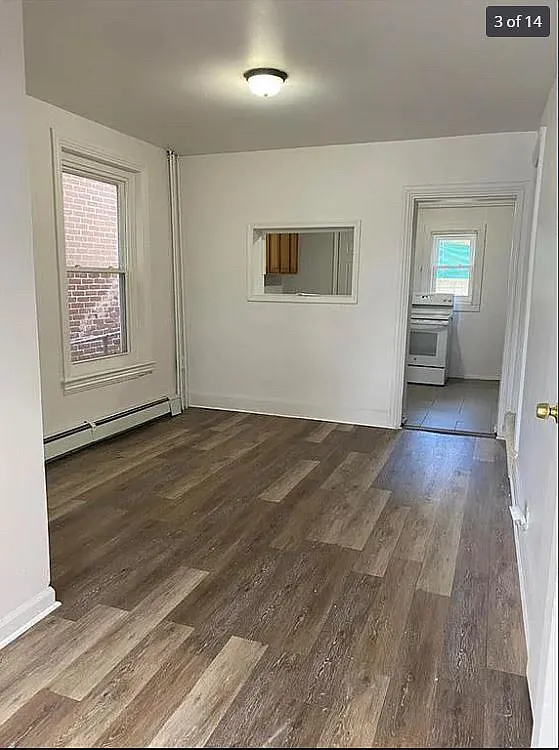 3 bed, 924 sqft, $1,840 — Photo 1