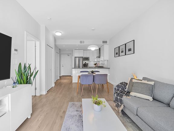 5th image of 1788 Gilmore Ave #1701