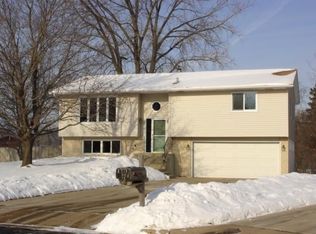 53 Sterling St N, Maplewood, MN 55119