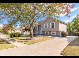 2013 SW Sterling Dr, Lees Summit, MO 64081