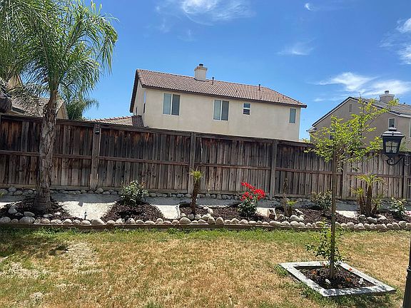 3rd image of 2826 Violet Dr