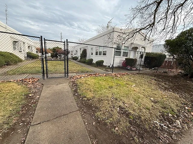 209 S 9th Ave #5 — Photo 15