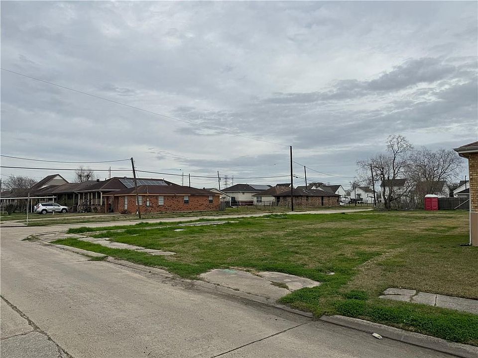 2nd image of 2443 Delery St