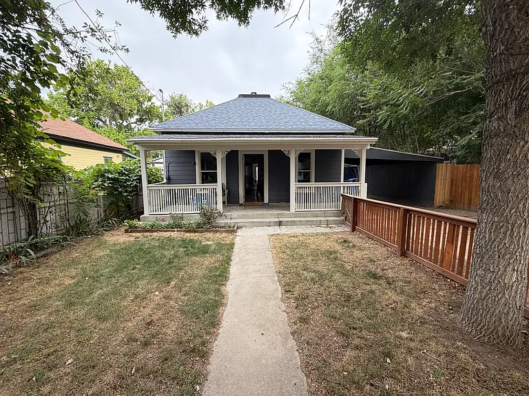 1513 E 4th St — Photo 15