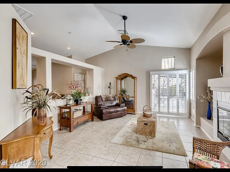 912 Windhook St — Photo 4