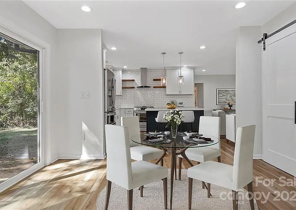 1st image of 5424 Lantana Ave