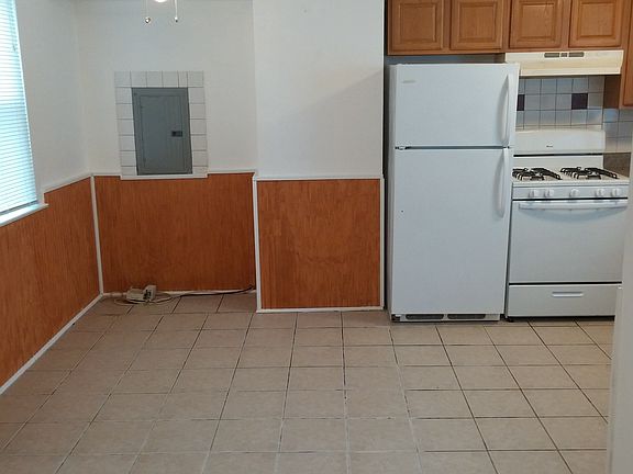 DINING/ KITCHEN